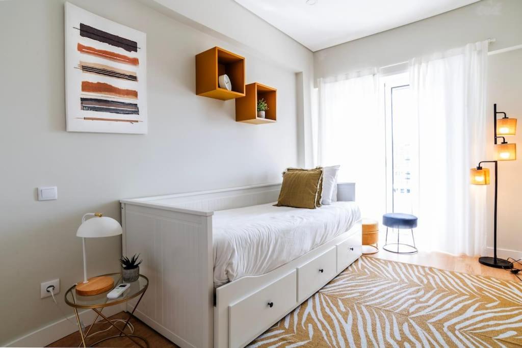 New - Luxury & Bright Apartment Lisboa Eksteriør billede